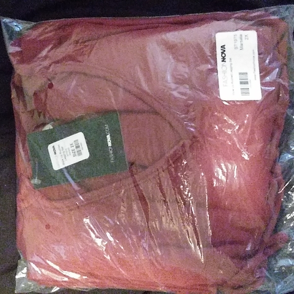 Fashion Nova Style Up Rushed Set - Picture 6 of 12